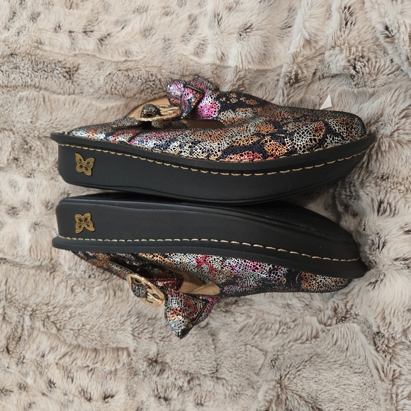 Alegria Size Euro-39 Multi Color Metalic Maryjane Wedge Mule/Clog Slip On - Picture 3 of 9